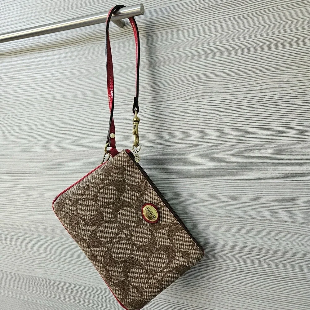 Coach Small Peyton Khaki Pomegranate Wristlet‎ F50142